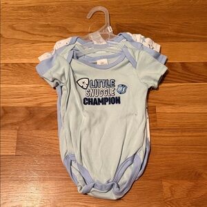 Cozy Baby Blue onsie set size 3-6 months